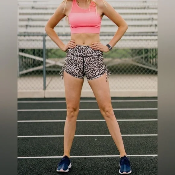 Zyia Active Leopard Brilliant Mesh Bra & Leopard Brilliant Double Scrunch Shorts